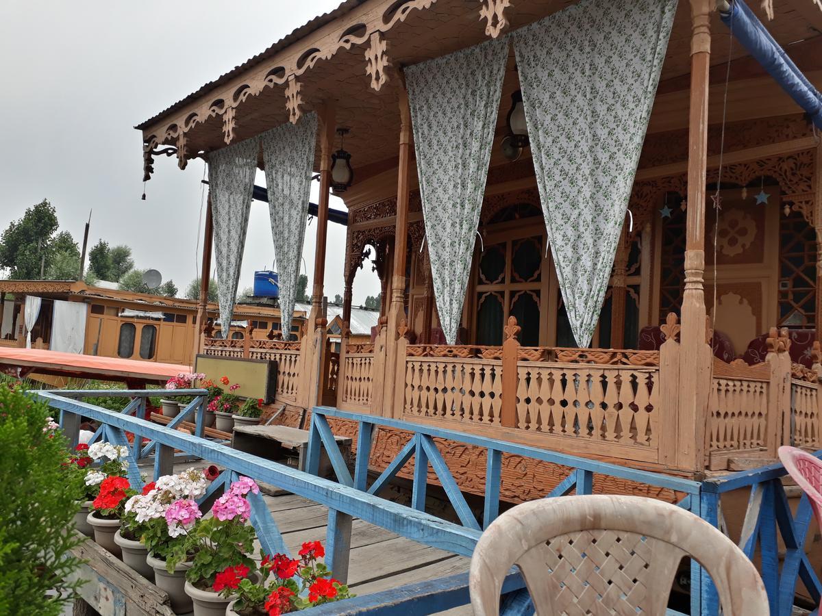 Heritage Geneva House Boat Srīnagar Exterior foto